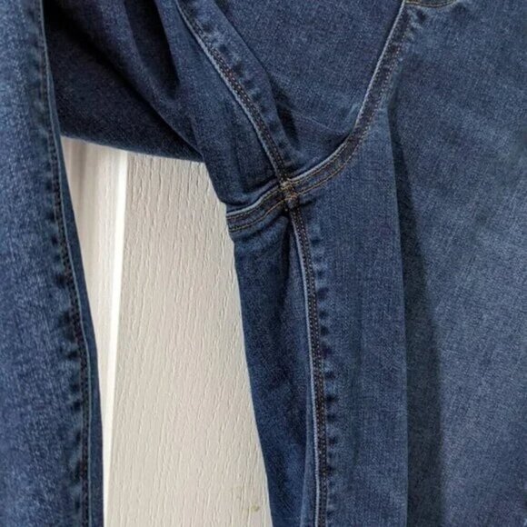 SPANX | Distressed Denim Leggings - Picture 12 of 14
